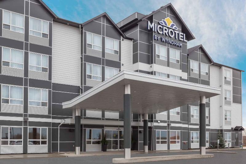 Microtel Inn & Suites By Wyndham Oyster Bay Ледисмит Экстерьер фото