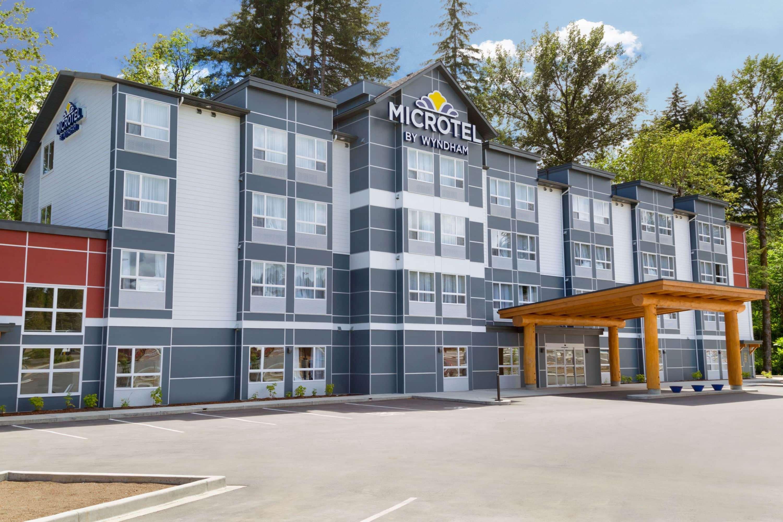 Microtel Inn & Suites By Wyndham Oyster Bay Ледисмит Экстерьер фото