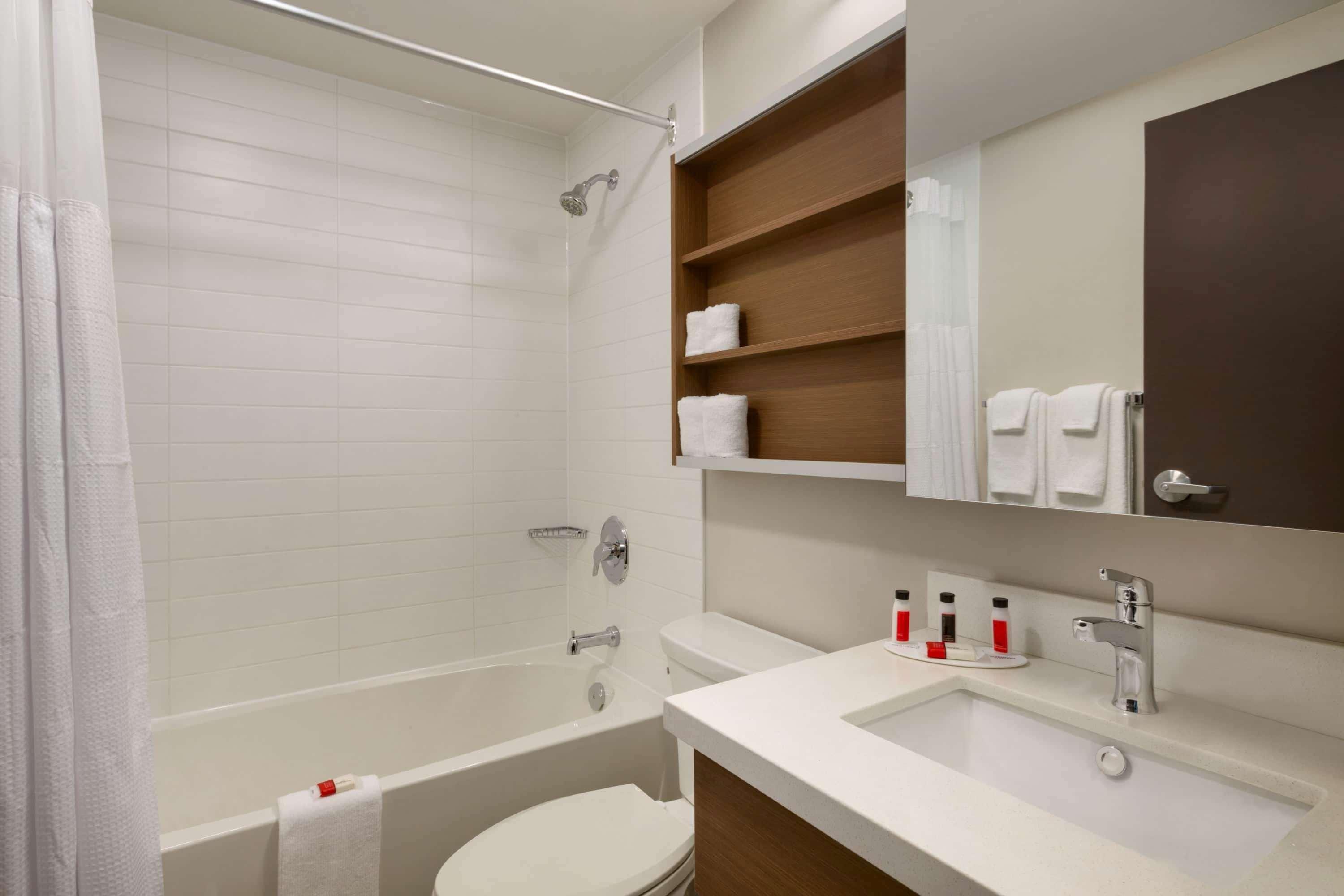 Microtel Inn & Suites By Wyndham Oyster Bay Ледисмит Экстерьер фото
